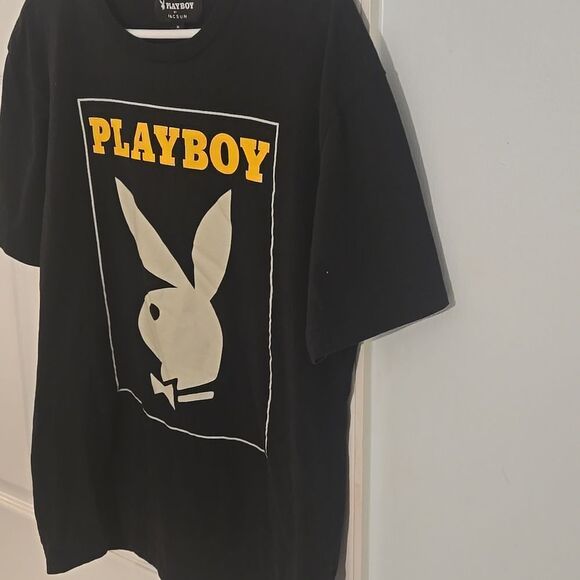 PLAYBOY Black and Yellow Short Sleeve Tee with Iconic Logo by pacsun - Picture 4 of 5